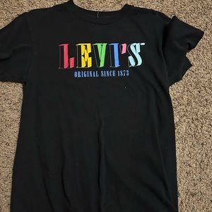 Levi’s t-shirt